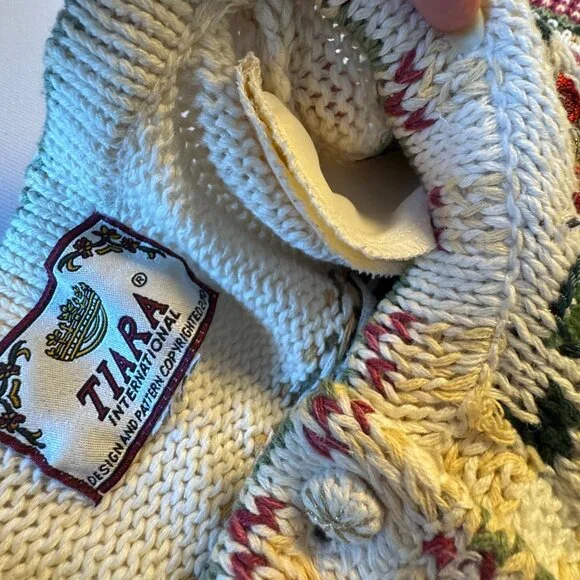 VTG Tiara International Xmas Cardigan Sweater Cream Print Embroidered Xmas Trees - Picture 6 of 9